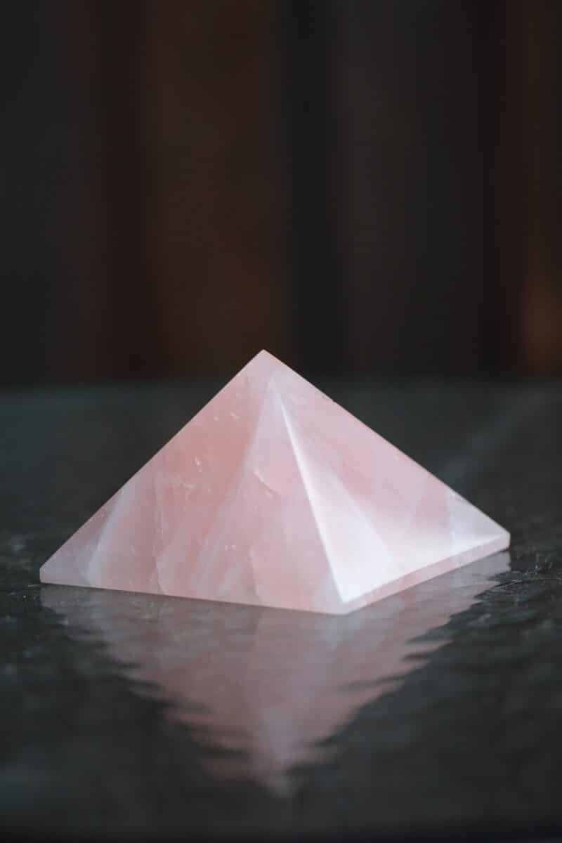 puramiid-roosa-kvarts-klaarsus-1