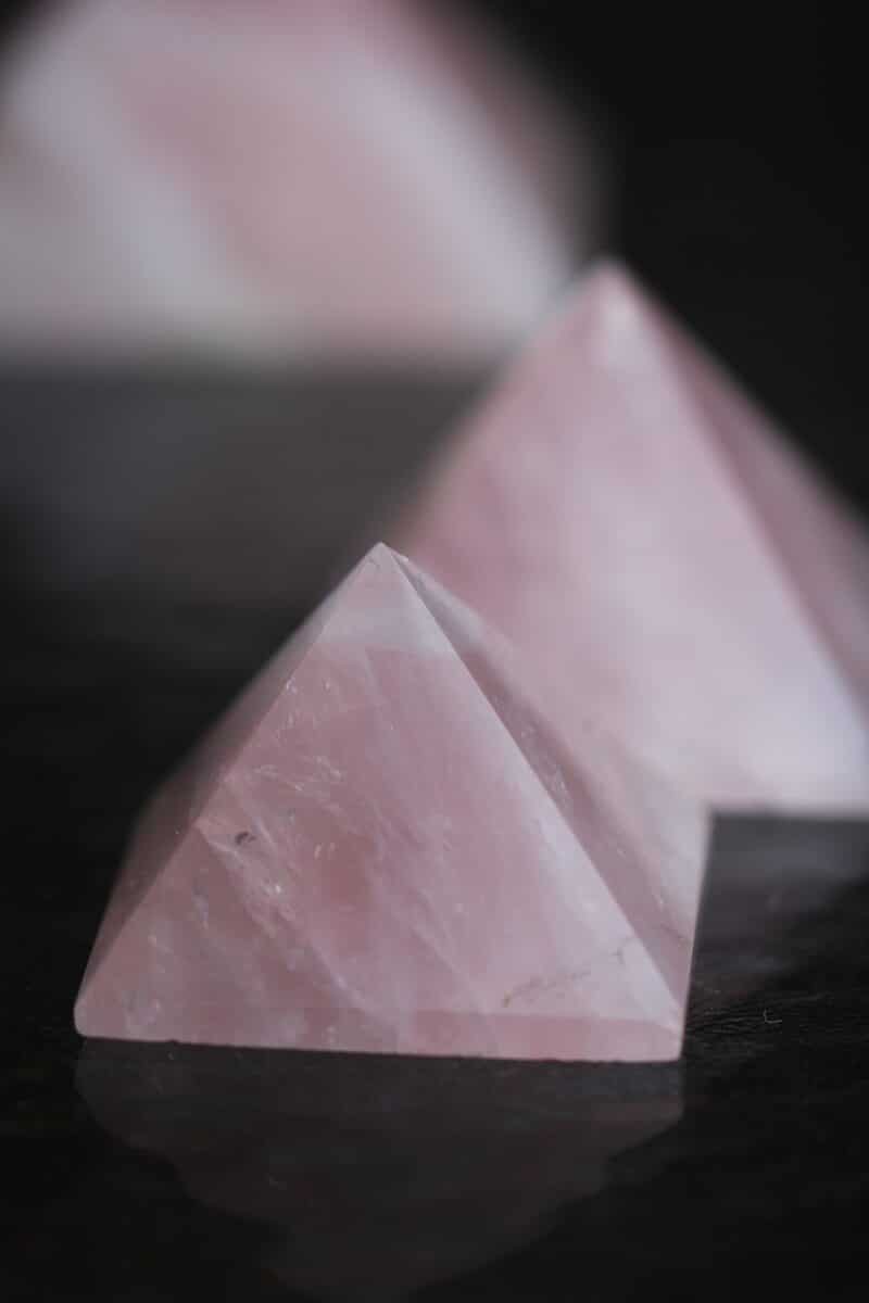 puramiid-roosa-kvarts-klaarsus-2